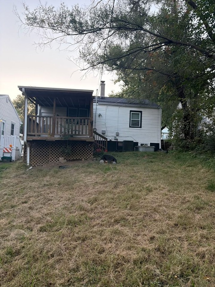 3745 N 39th St - Photo 3 of 40