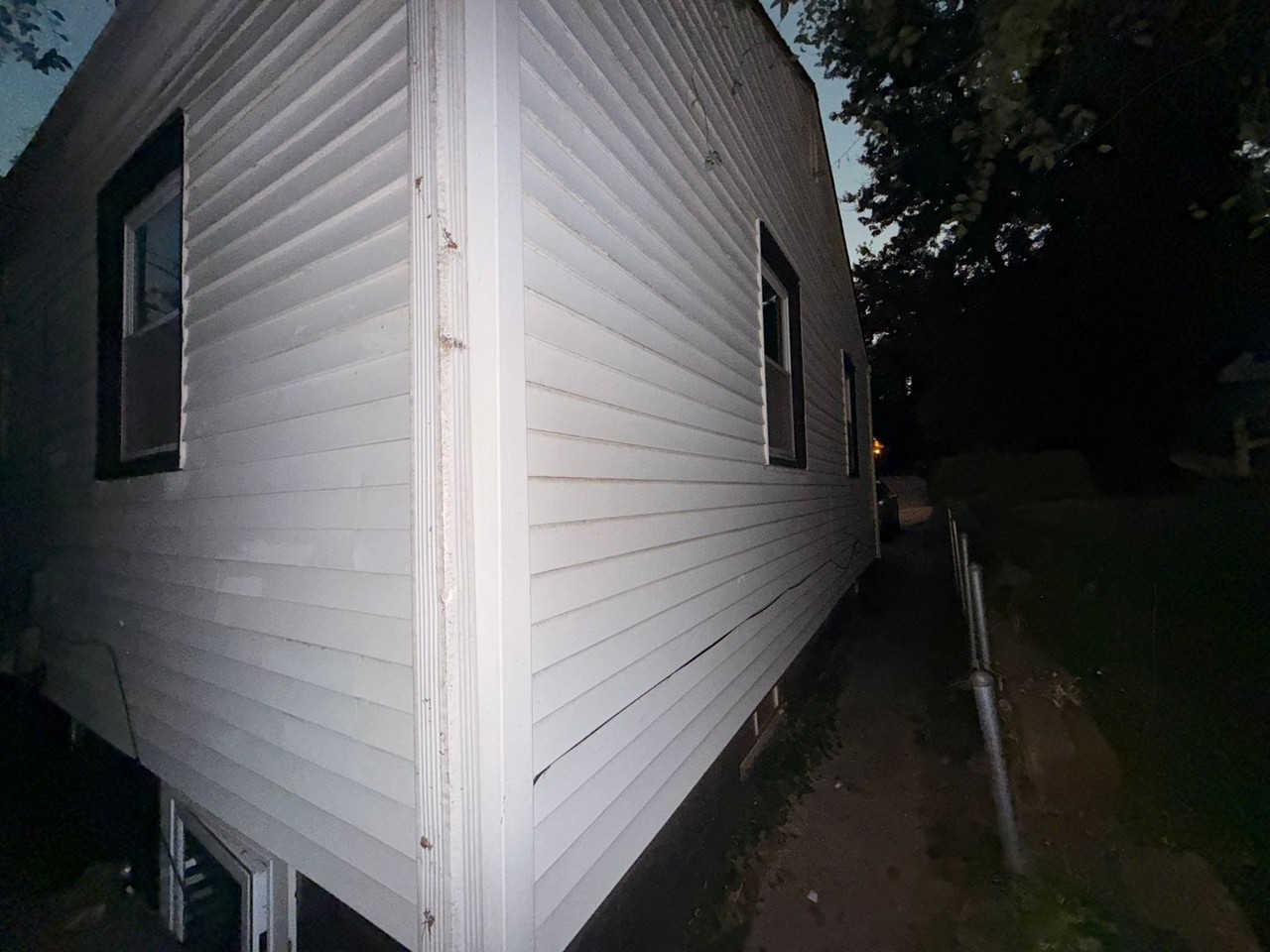 3745 N 39th St - Photo 6 of 40