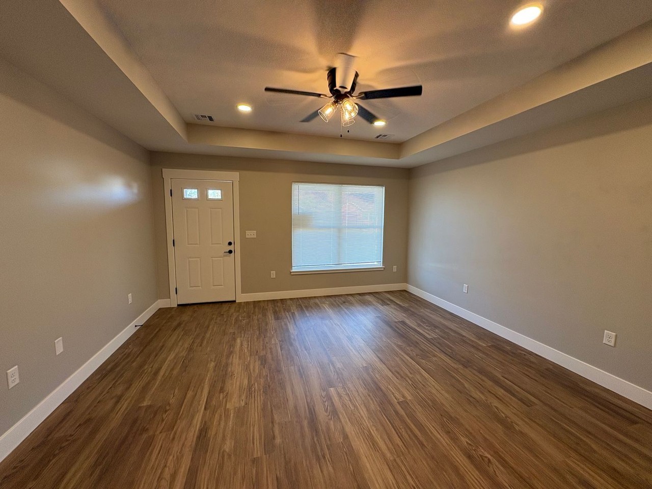 1615 Green Valley Cir - Photo 2 of 13