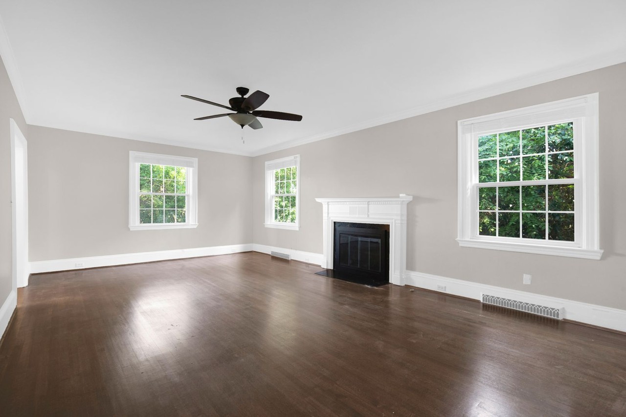 220 Bradford Ave - Photo 7 of 34