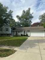 featured image of 2735 Henderson St