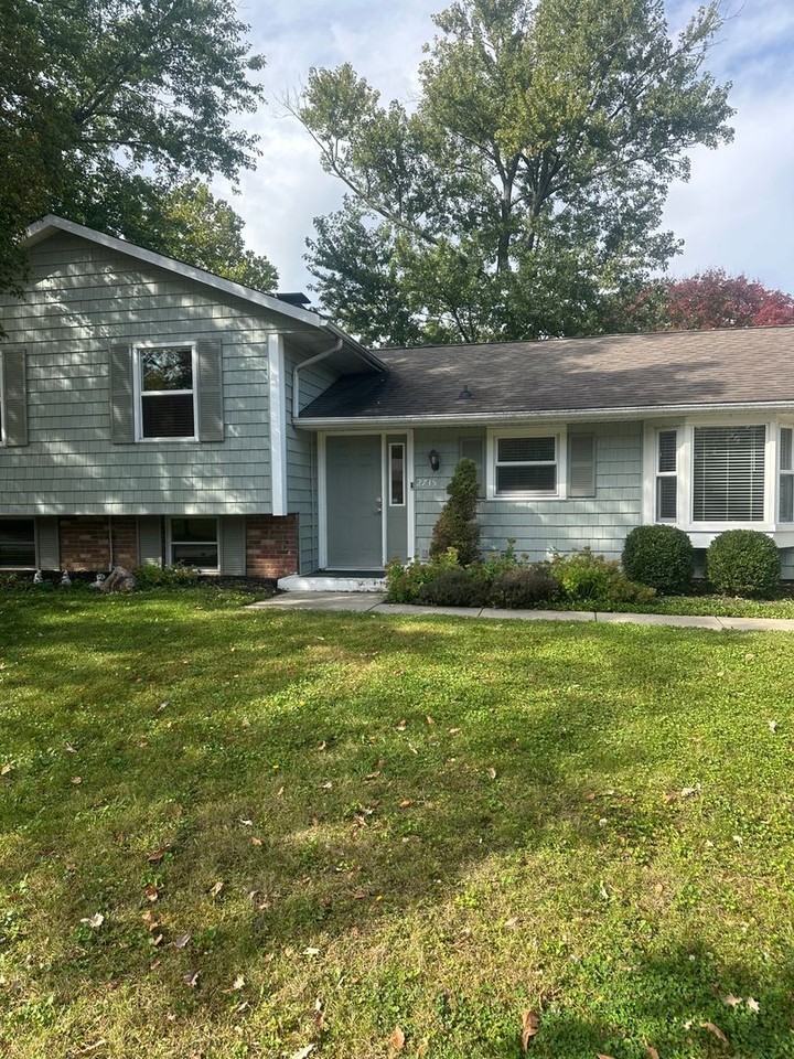 2735 Henderson St - Photo 2 of 17