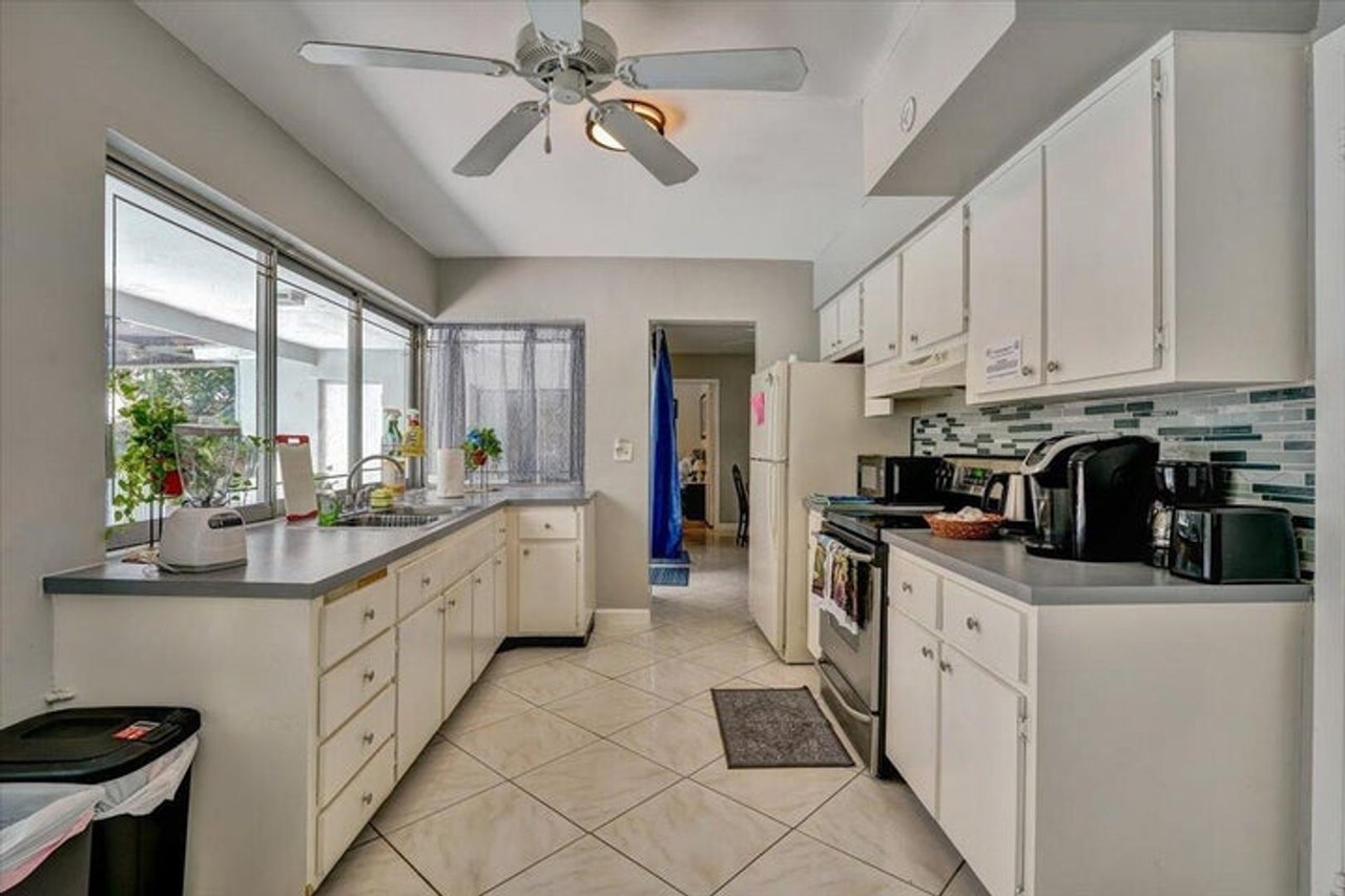 3982 Nw 39th Ave - Photo 2 of 18