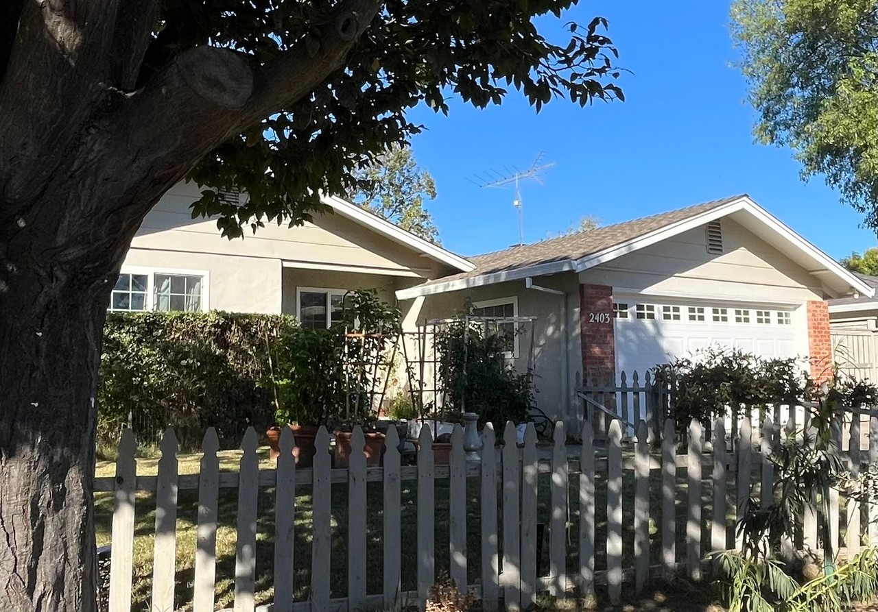 2403 Whittier Dr - Photo 3 of 3