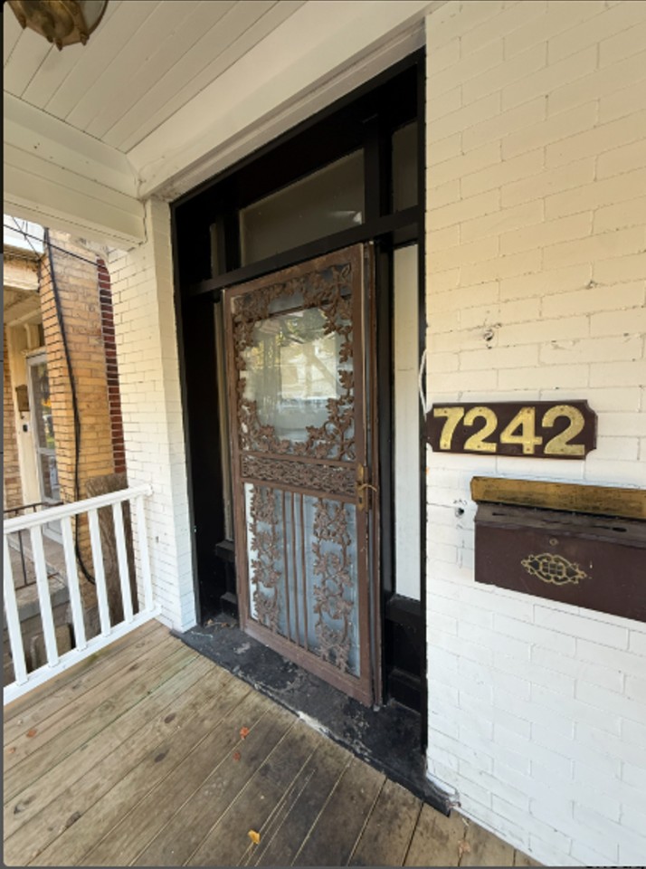 7242 Hermitage St - Photo 2 of 18