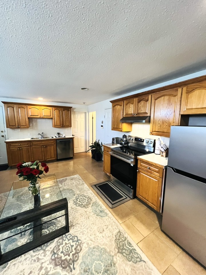 3096 Kitchener St - Photo 3 of 9