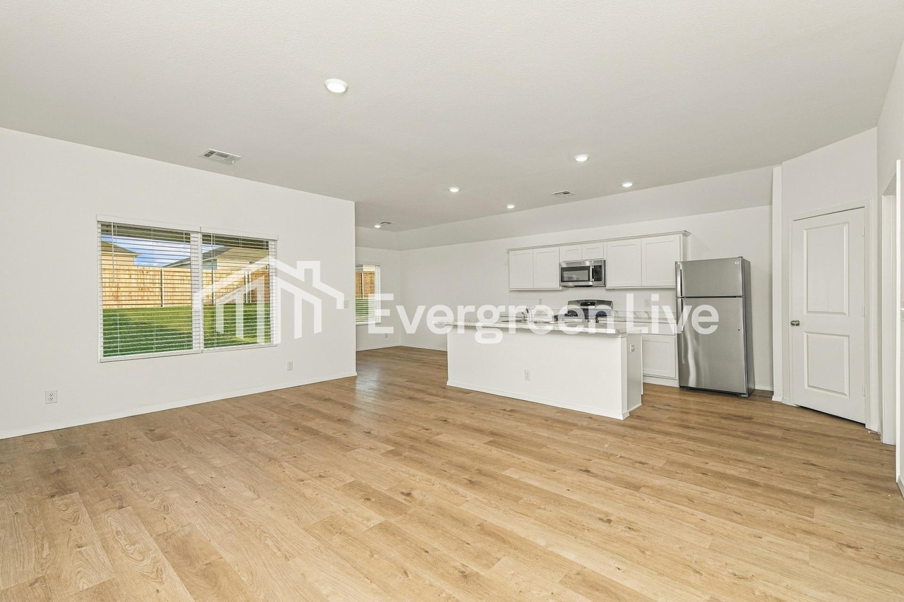 20614 Meadow St - Photo 6 of 17