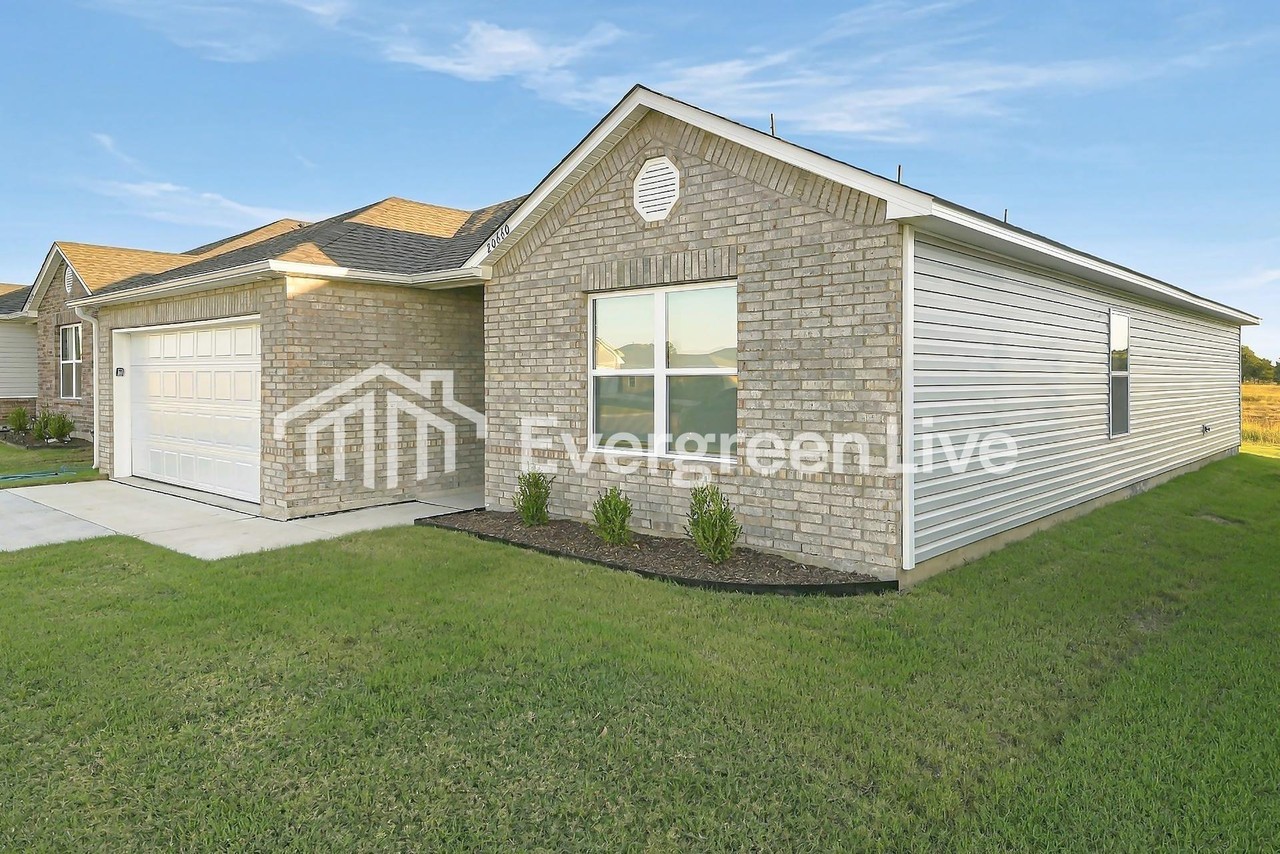 20660 Meadow St - Photo 2 of 16