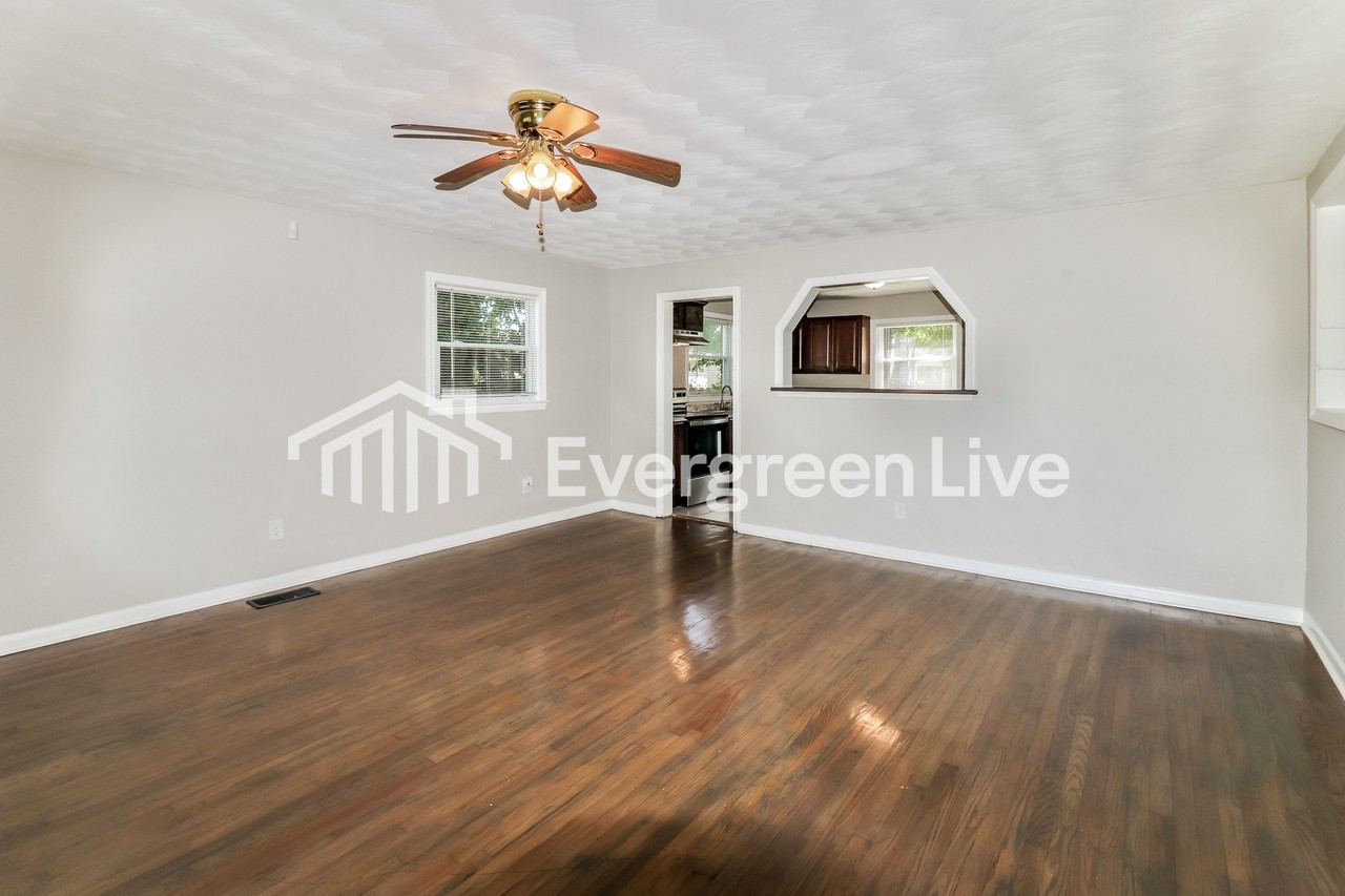 1323 Quash St - Photo 2 of 13