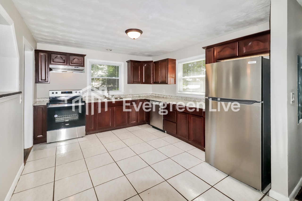 1323 Quash St - Photo 3 of 13