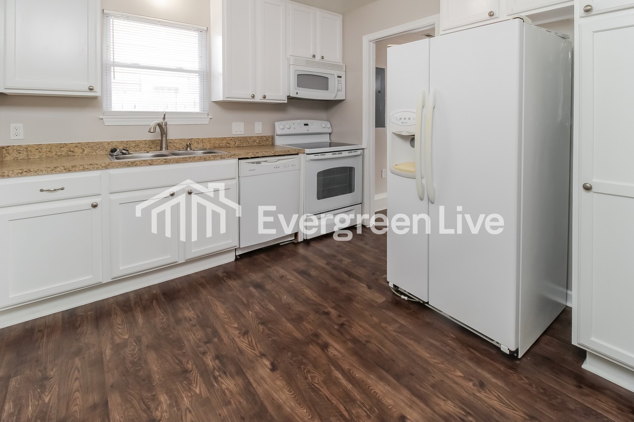 3532 Forest Glen Rd - Photo 4 of 15