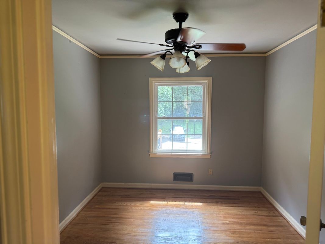 211 Oneal Dr - Photo 4 of 28
