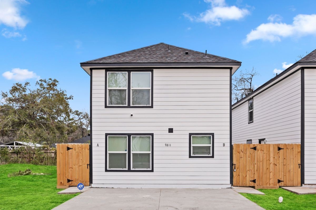 8220 Bigwood St ##B - Photo 2 of 21