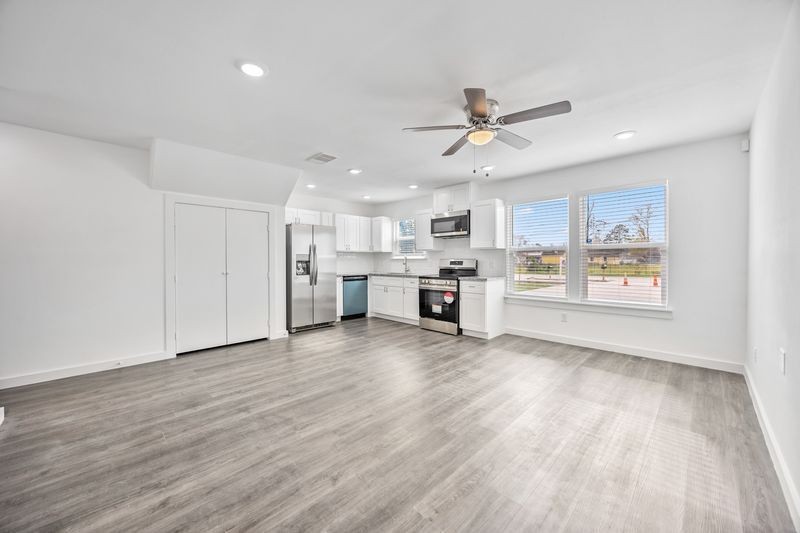 8220 Bigwood St ##B - Photo 5 of 21