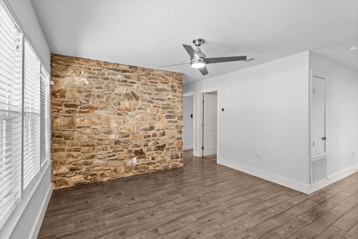 815 Orland Blvd - Photo 3 of 22