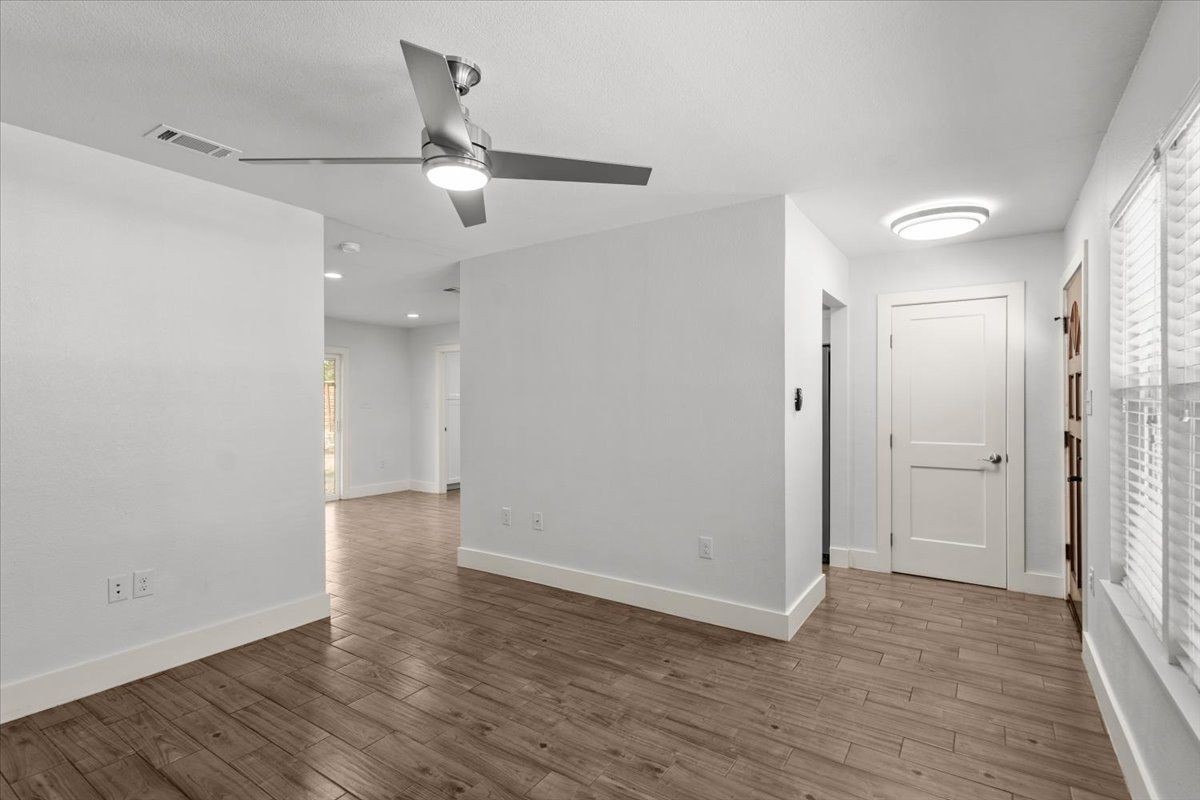 815 Orland Blvd - Photo 5 of 22