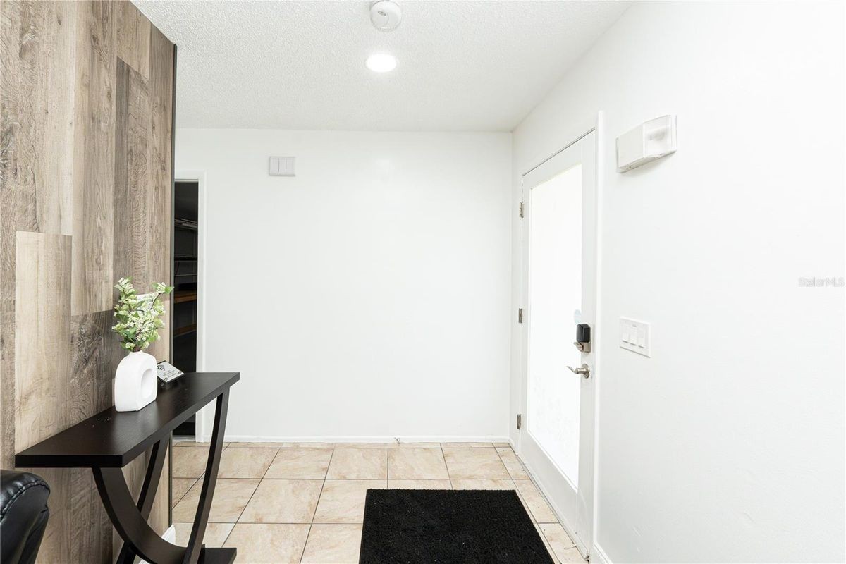 7720 Indian Ridge Trl S - Photo 2 of 35