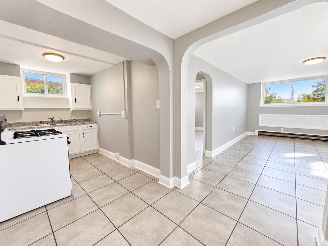 1906 Elsmere Ave - Photo 2 of 6