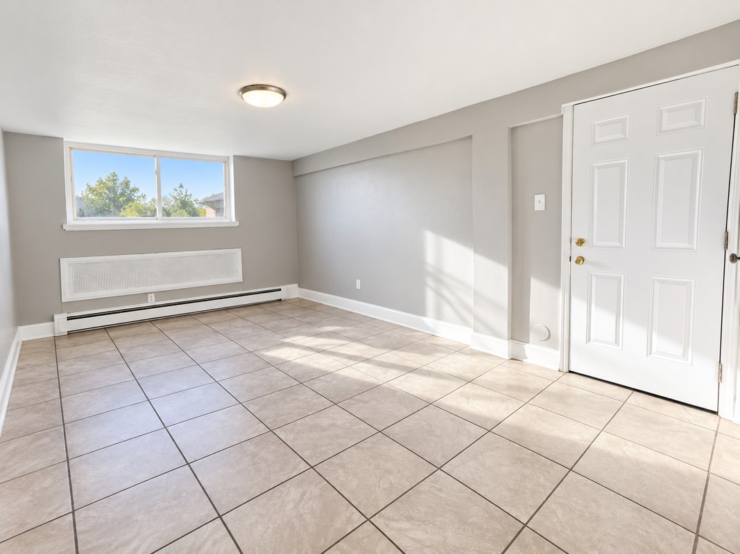 1906 Elsmere Ave - Photo 4 of 6