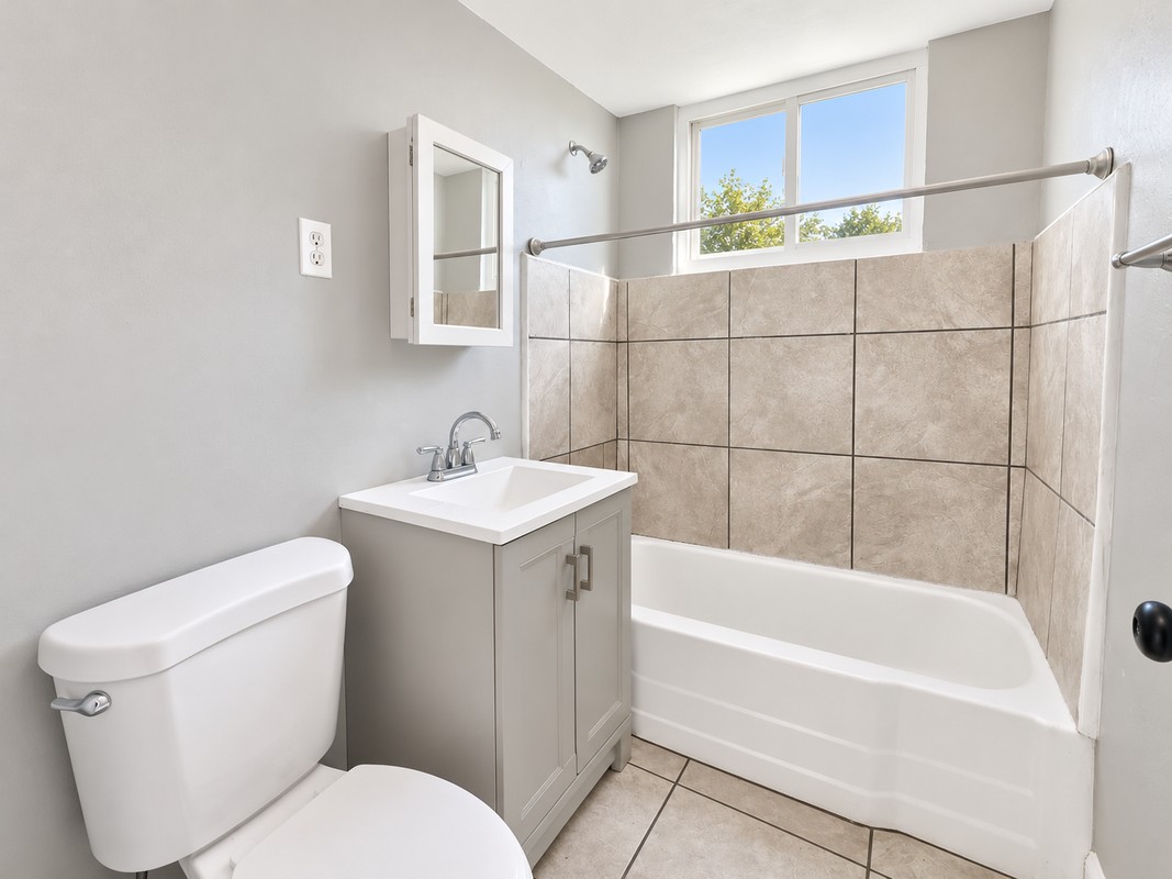 1906 Elsmere Ave - Photo 5 of 6