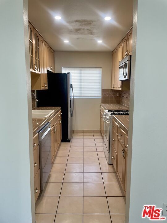 2911 4th St ##108 - Photo 4 of 22