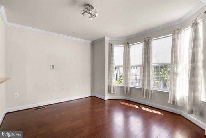 11212 Chase St - Photo 2 of 8