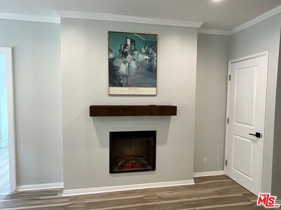 117 N Kings Rd - Photo 4 of 22