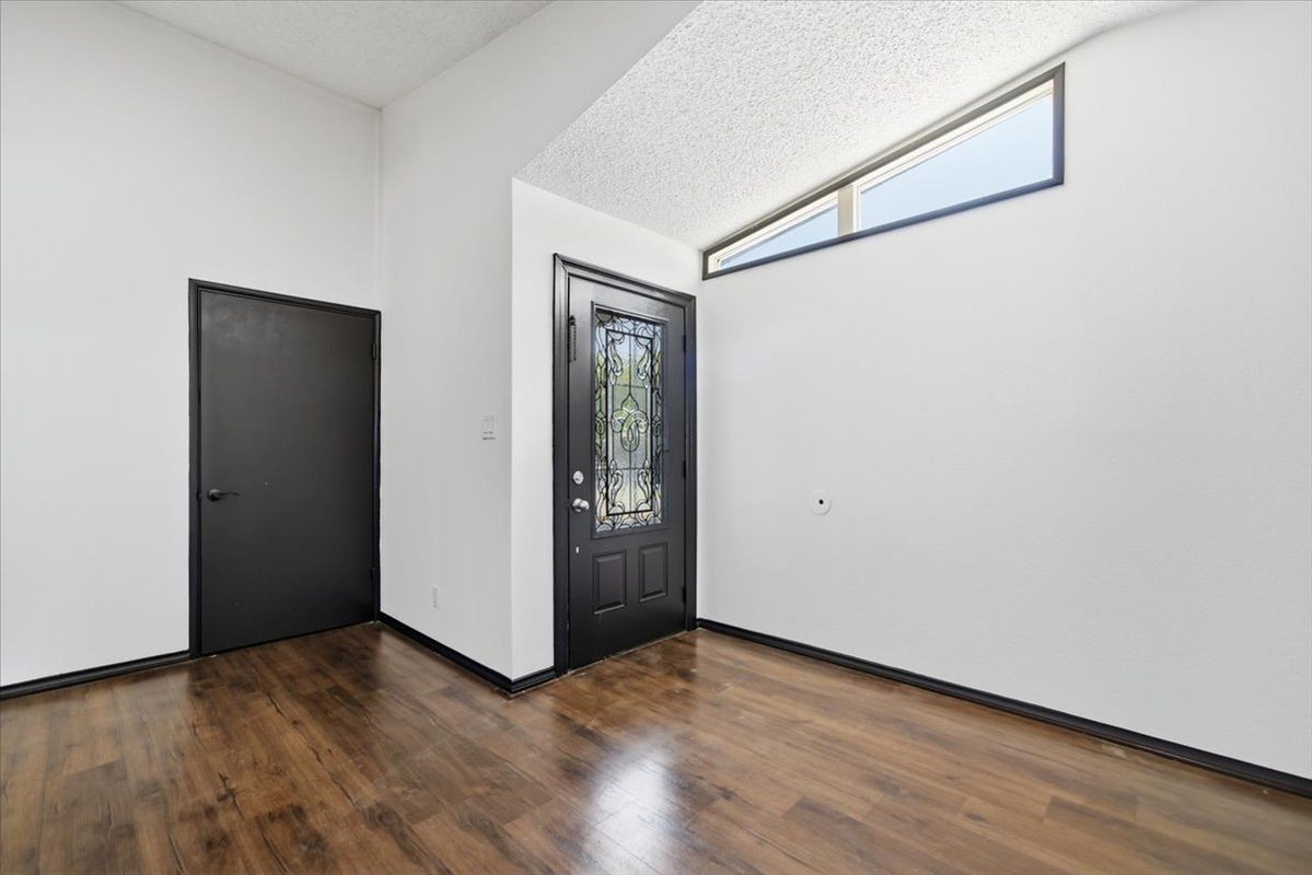 Heaton Ave - Photo 4 of 22