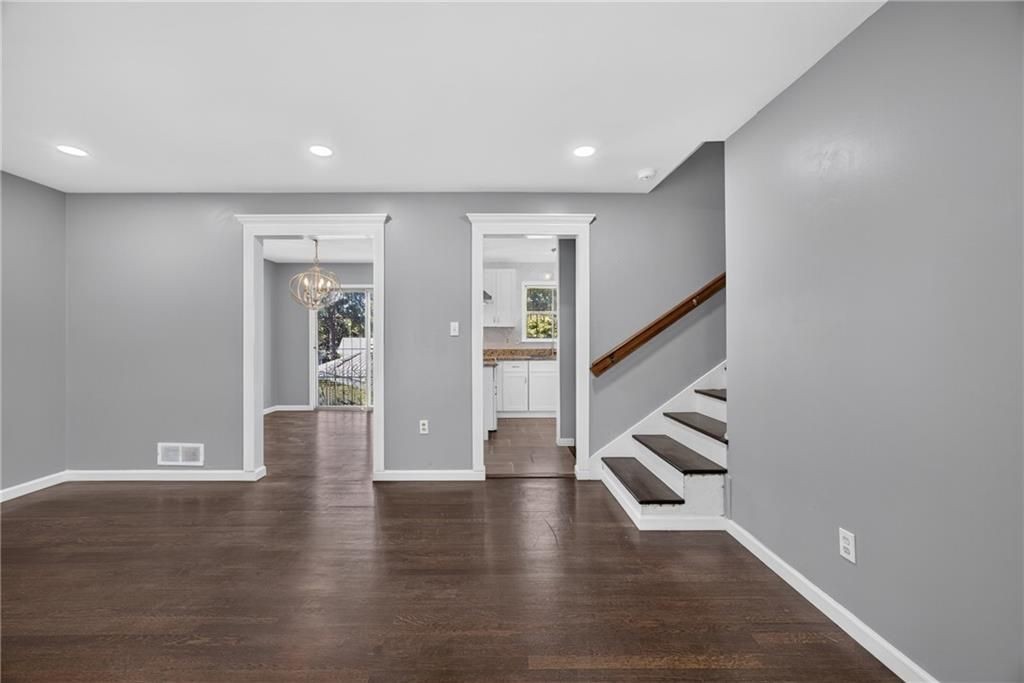 3205 Amhurst Dr Nw - Photo 4 of 26