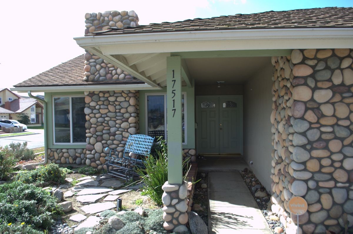 17517 La Bonita Way - Photo 2 of 3