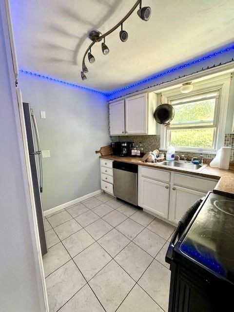15 Evelyn Dr - Photo 7 of 35