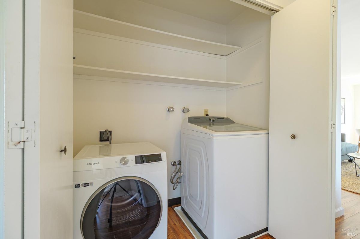 323 Silvio Ln - Photo 5 of 6