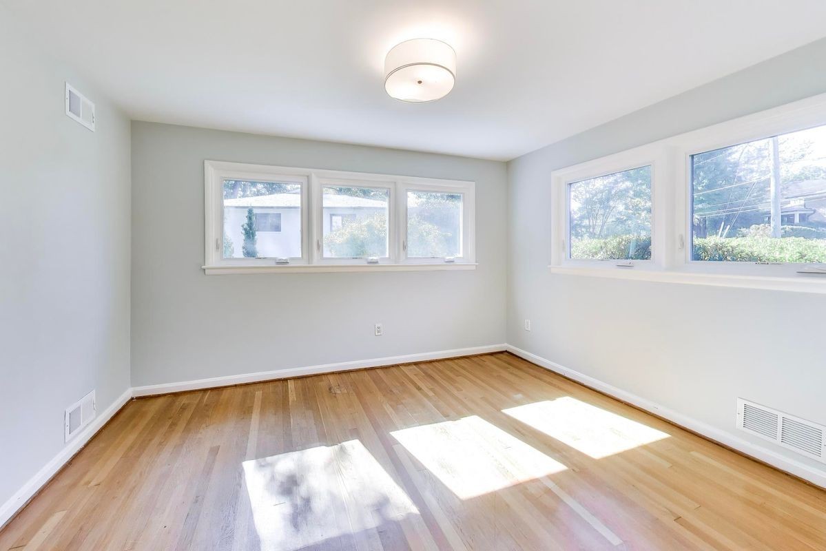5608 Bent Branch Rd - Photo 5 of 48