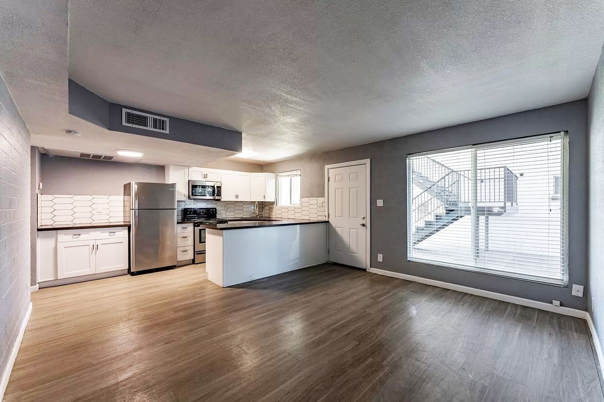 2014 W Berridge Ln - Photo 2 of 31