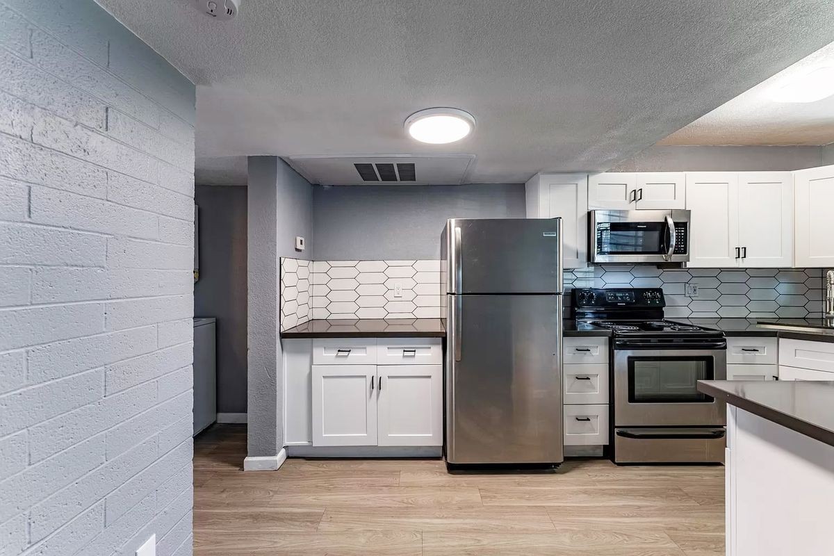 2014 W Berridge Ln - Photo 7 of 31