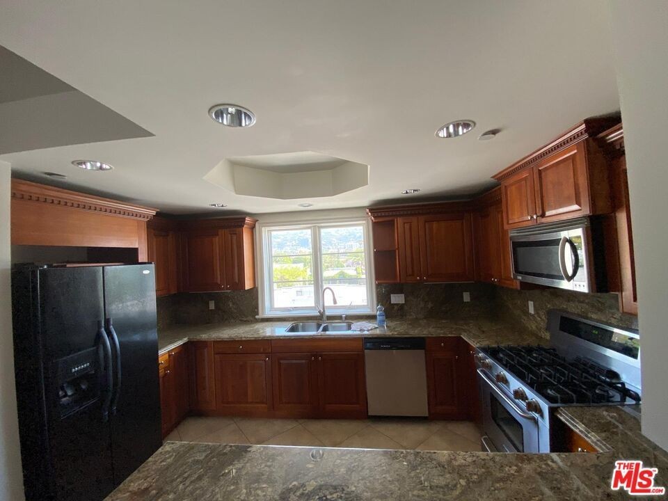146 N Clark Dr ##2a - Photo 4 of 11