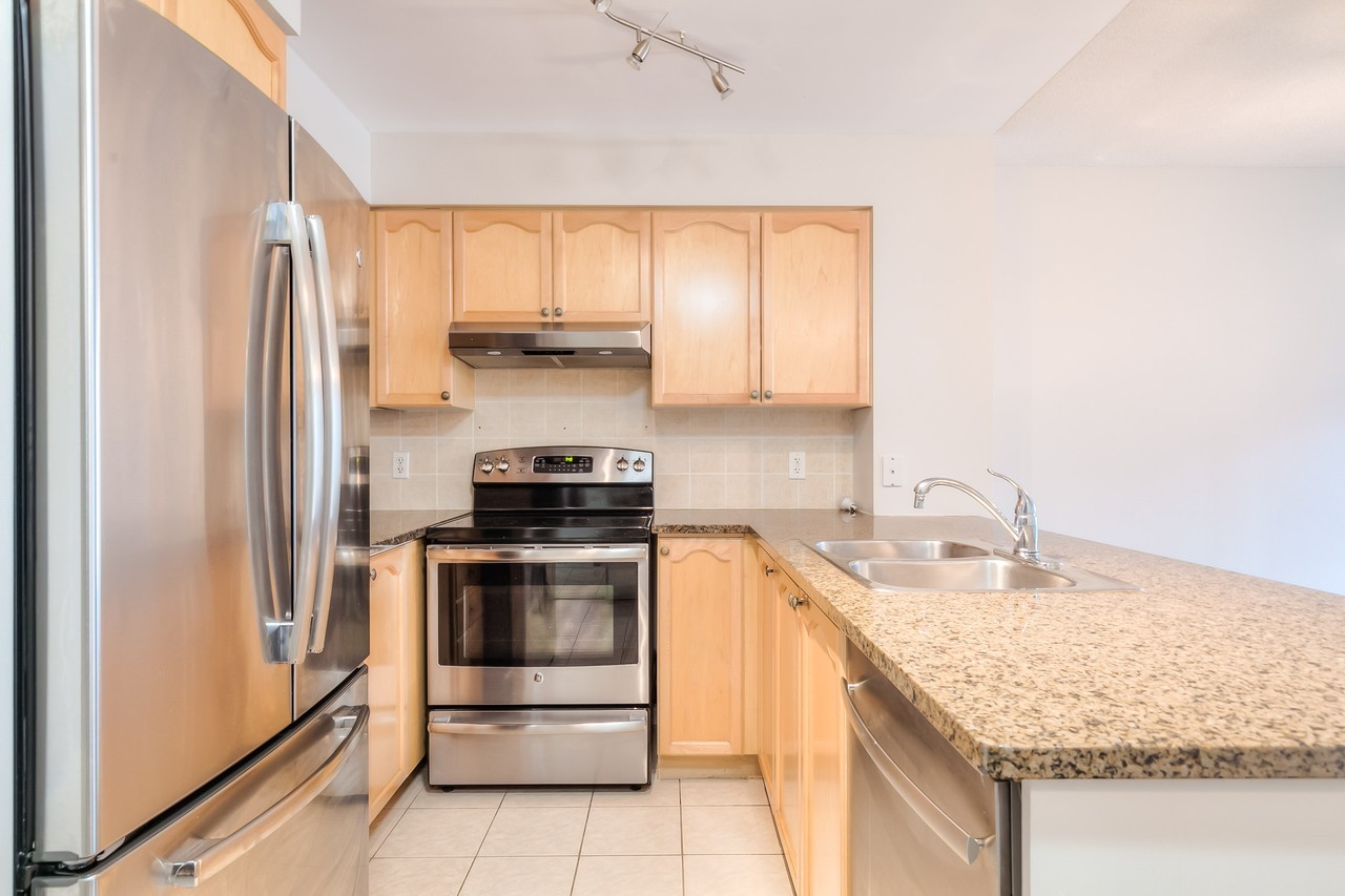 23 Hollywood Ave #1803 - Photo 2 of 31