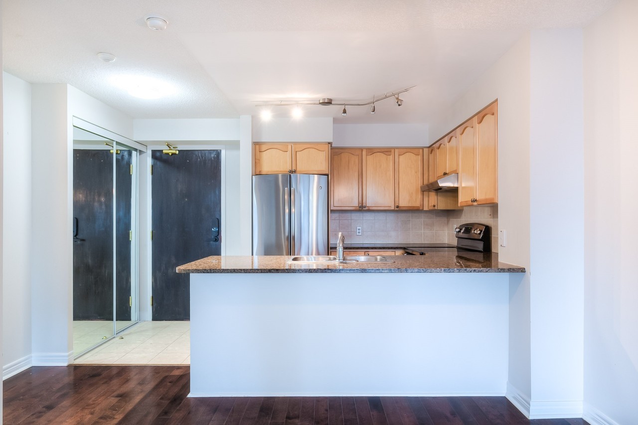 23 Hollywood Ave #1803 - Photo 6 of 31