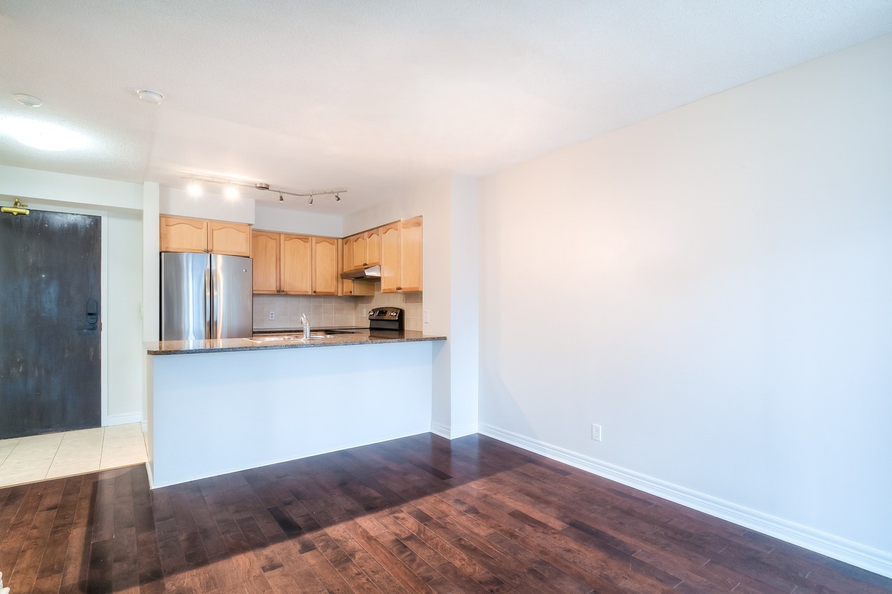 23 Hollywood Ave #1803 - Photo 7 of 31
