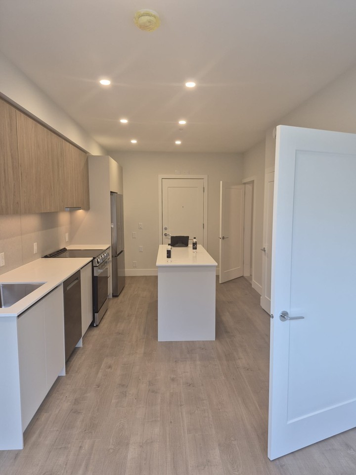 20625 Eastleigh Crescent #516 - Photo 2 of 19