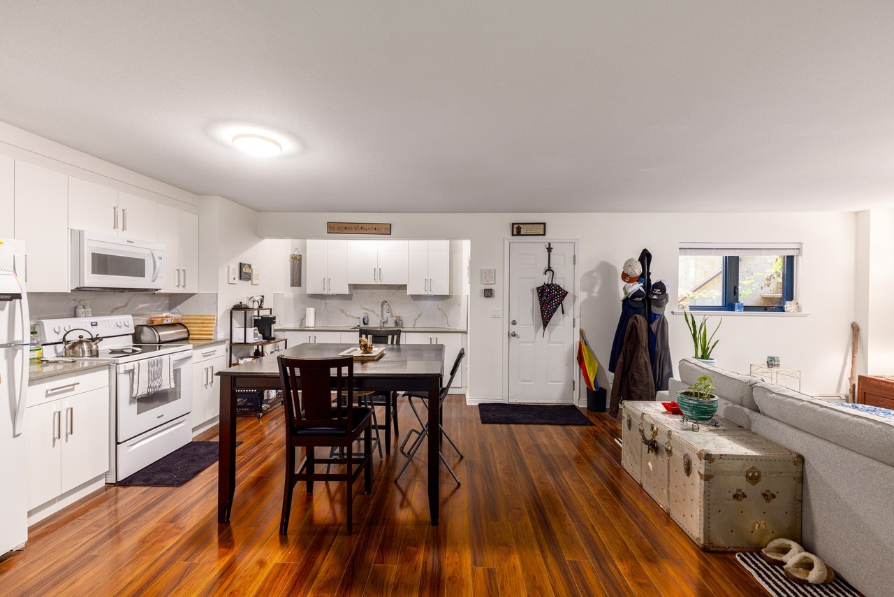 7980 155A Street - Photo 2 of 9