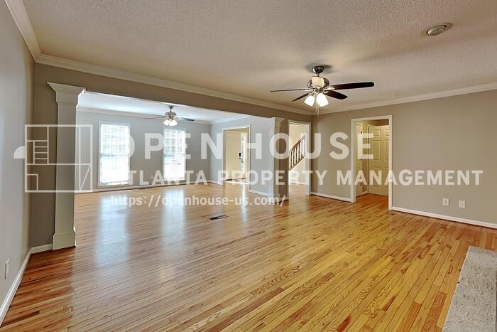 4232 Glenforest Way Ne - Photo 4 of 23