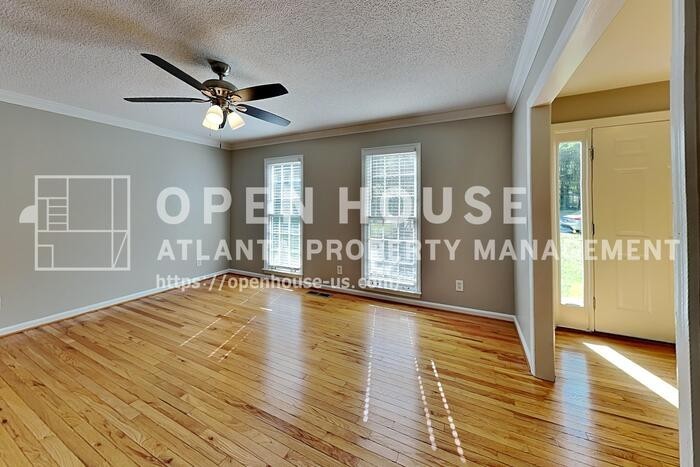 4232 Glenforest Way Ne - Photo 6 of 23