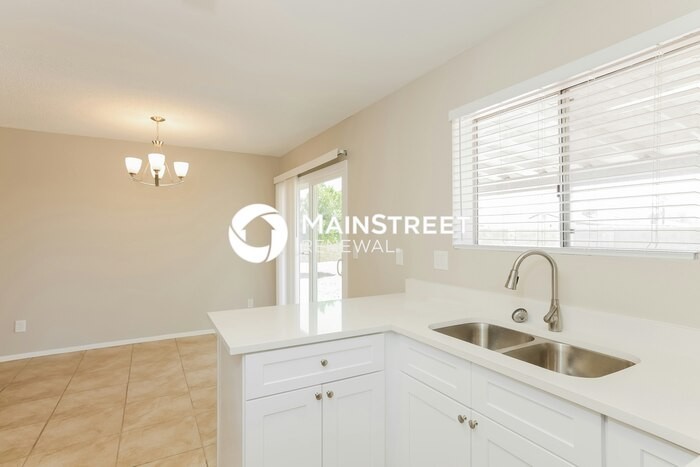 7909 W Shangri La Rd - Photo 5 of 16