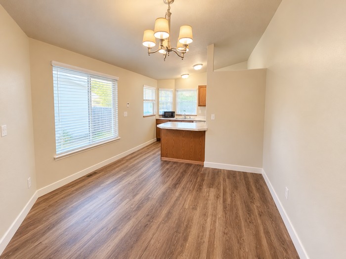 831 S Wild Phlox Pl - Photo 4 of 15
