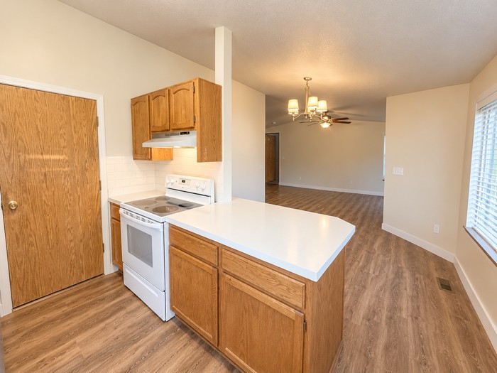 831 S Wild Phlox Pl - Photo 6 of 15