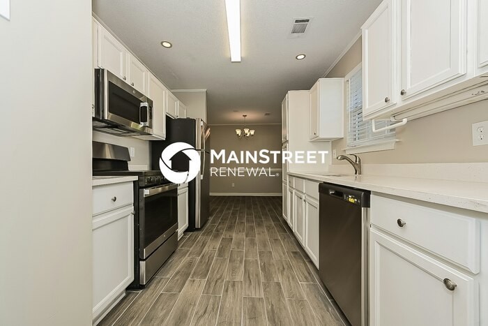 6081 Kingston Ln - Photo 3 of 16