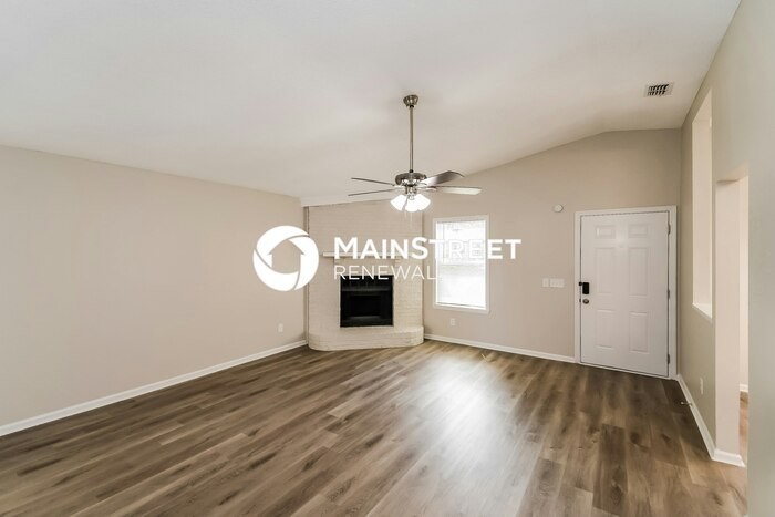 693 Roger Sherman St #3 - Photo 4 of 16