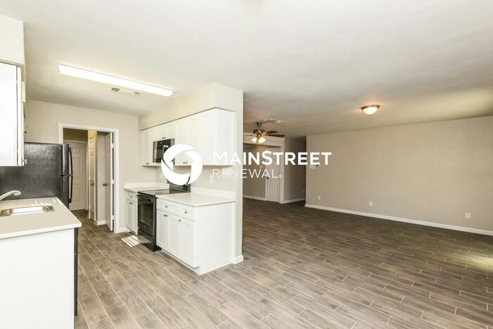 216 Ne Craig St - Photo 5 of 16
