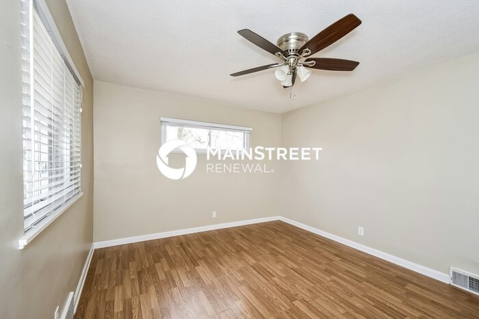 1604 Louise Ave - Photo 3 of 14